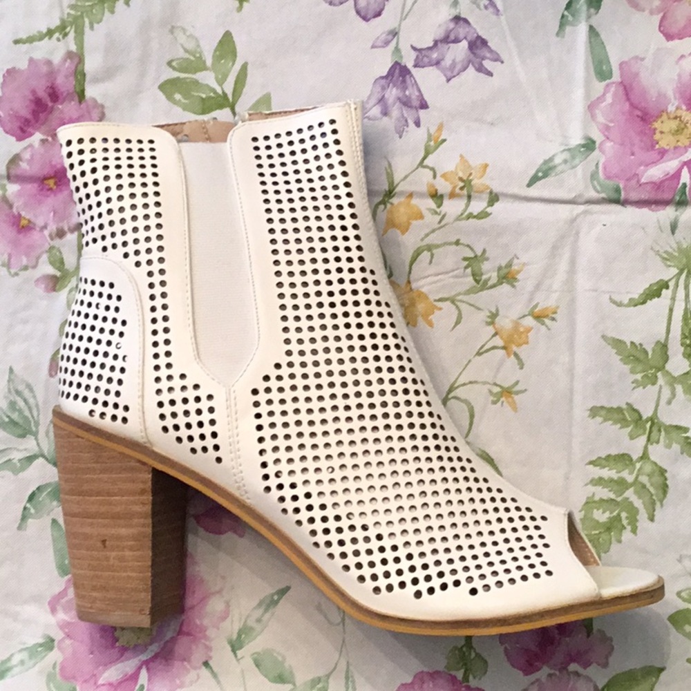 Open toe bootie